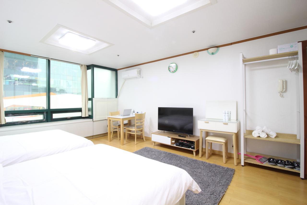 Hongdae Kim'S House Hotel โซล ภายนอก รูปภาพ