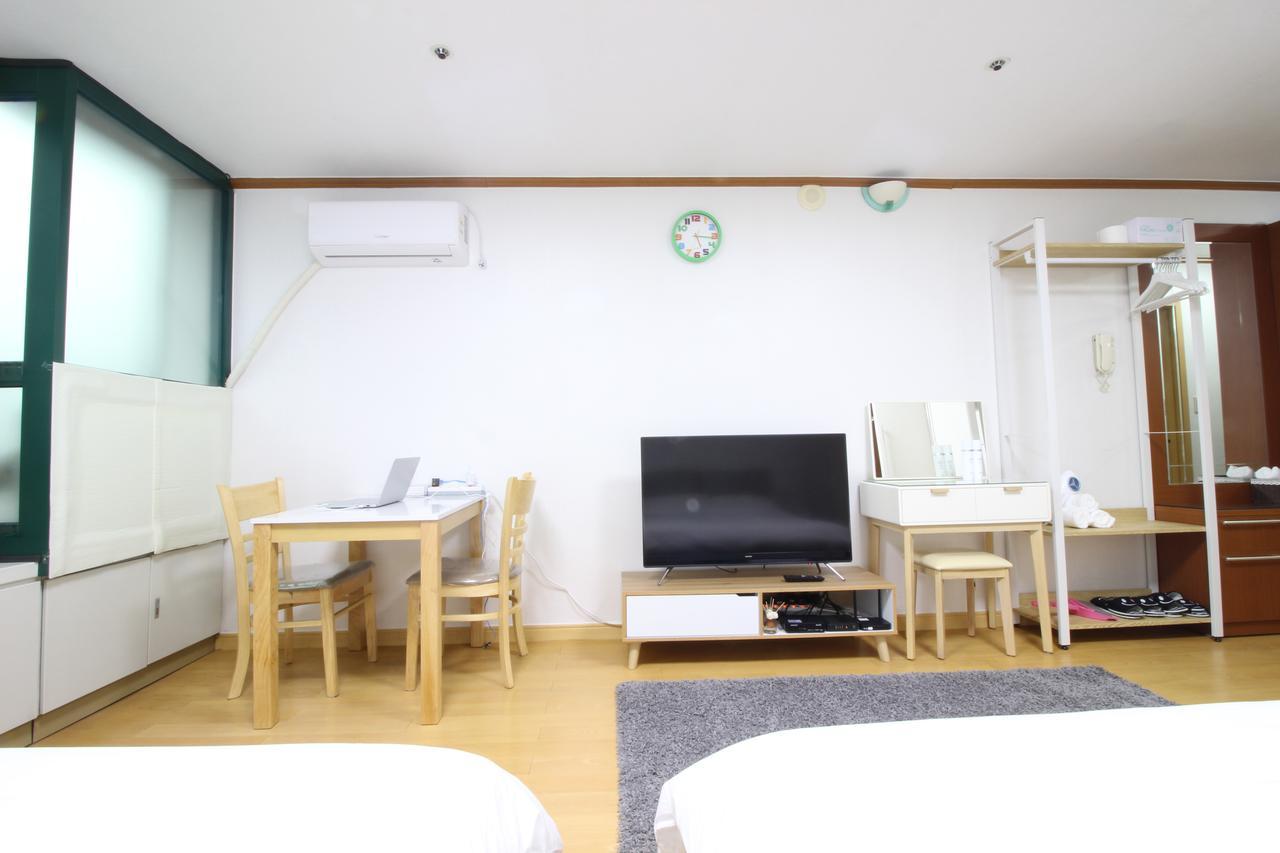 Hongdae Kim'S House Hotel โซล ภายนอก รูปภาพ